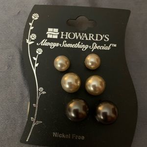 Earring set by Howard’s